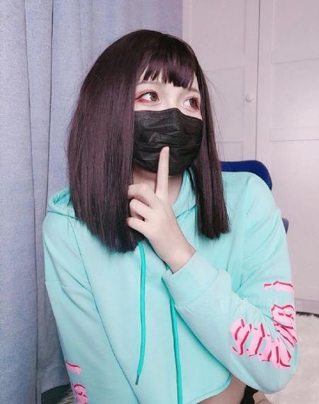 国产蜜桃奶茶色口红_高清电影