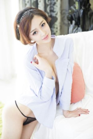 欧美女人背狗视频_超清高清迅雷在线观看