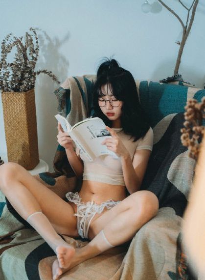 欧美ins风女头像_4K在线观看